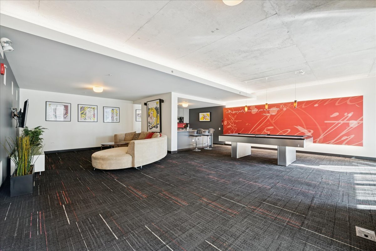 659 W Randolph Street Unit: 609