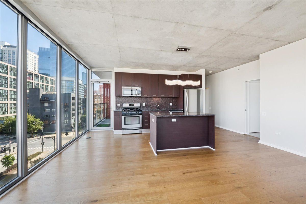 659 W Randolph Street Unit: 609