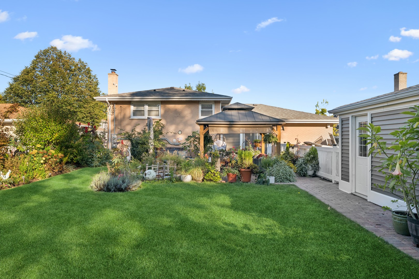 416 N Gibbons Avenue