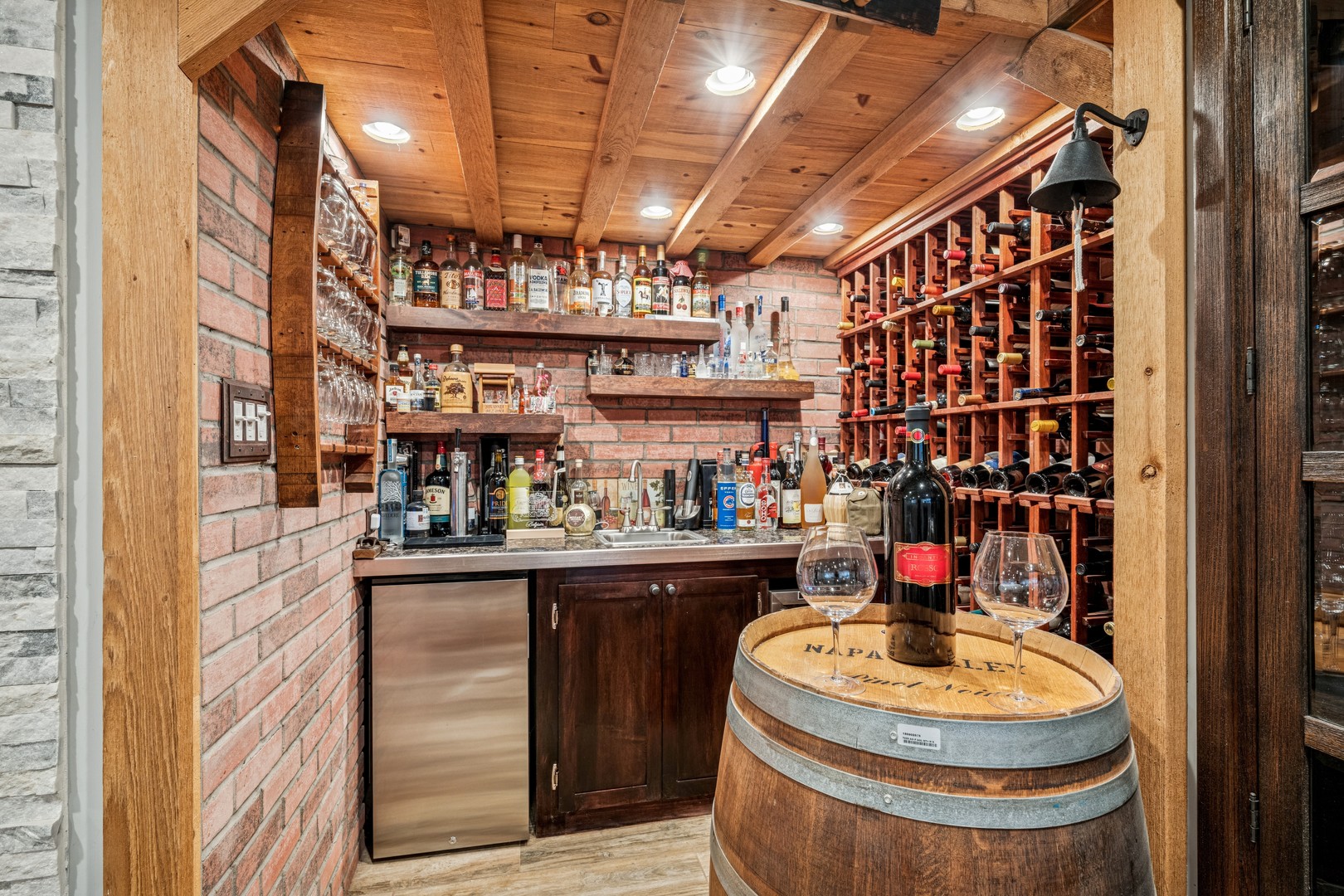 416 N Gibbons Avenue