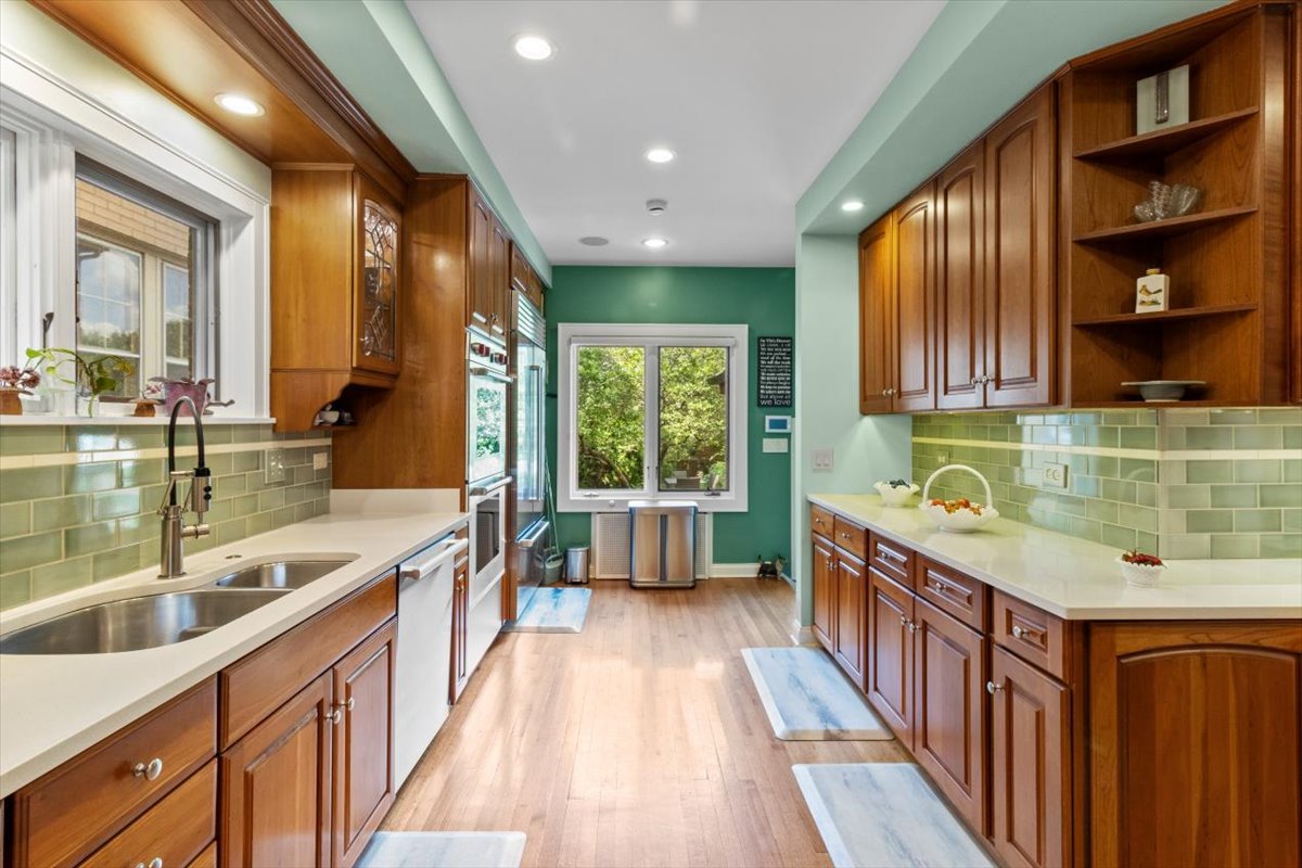 1143 Woodbine Avenue