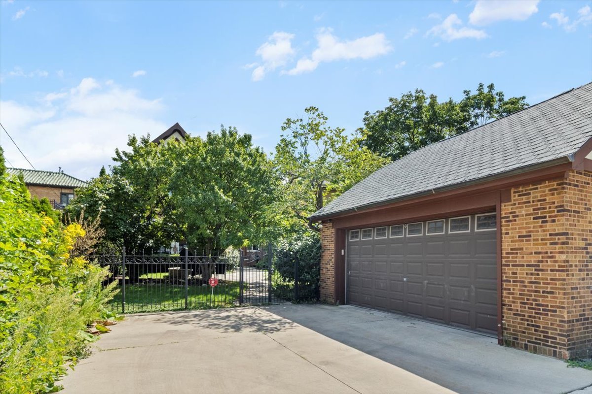 1143 Woodbine Avenue