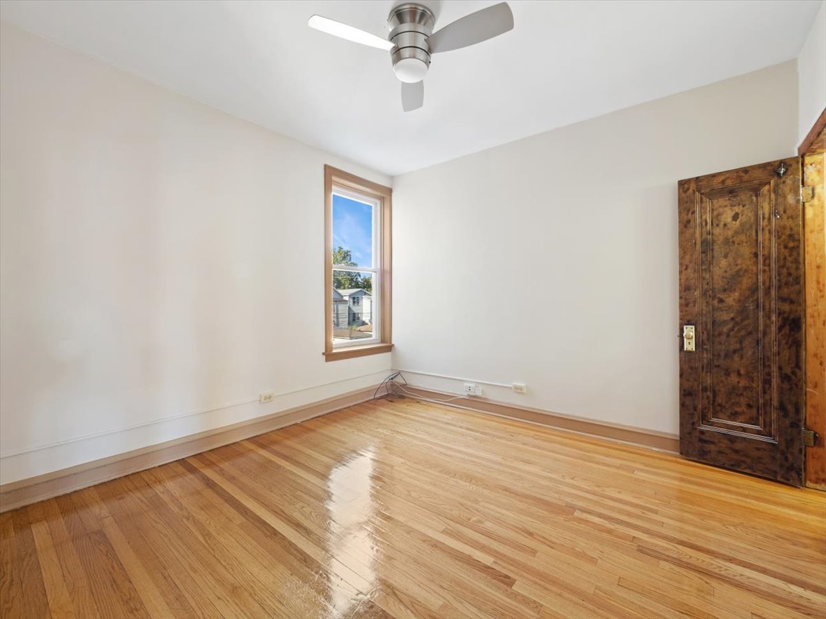 4720 N Springfield Avenue Unit: 2