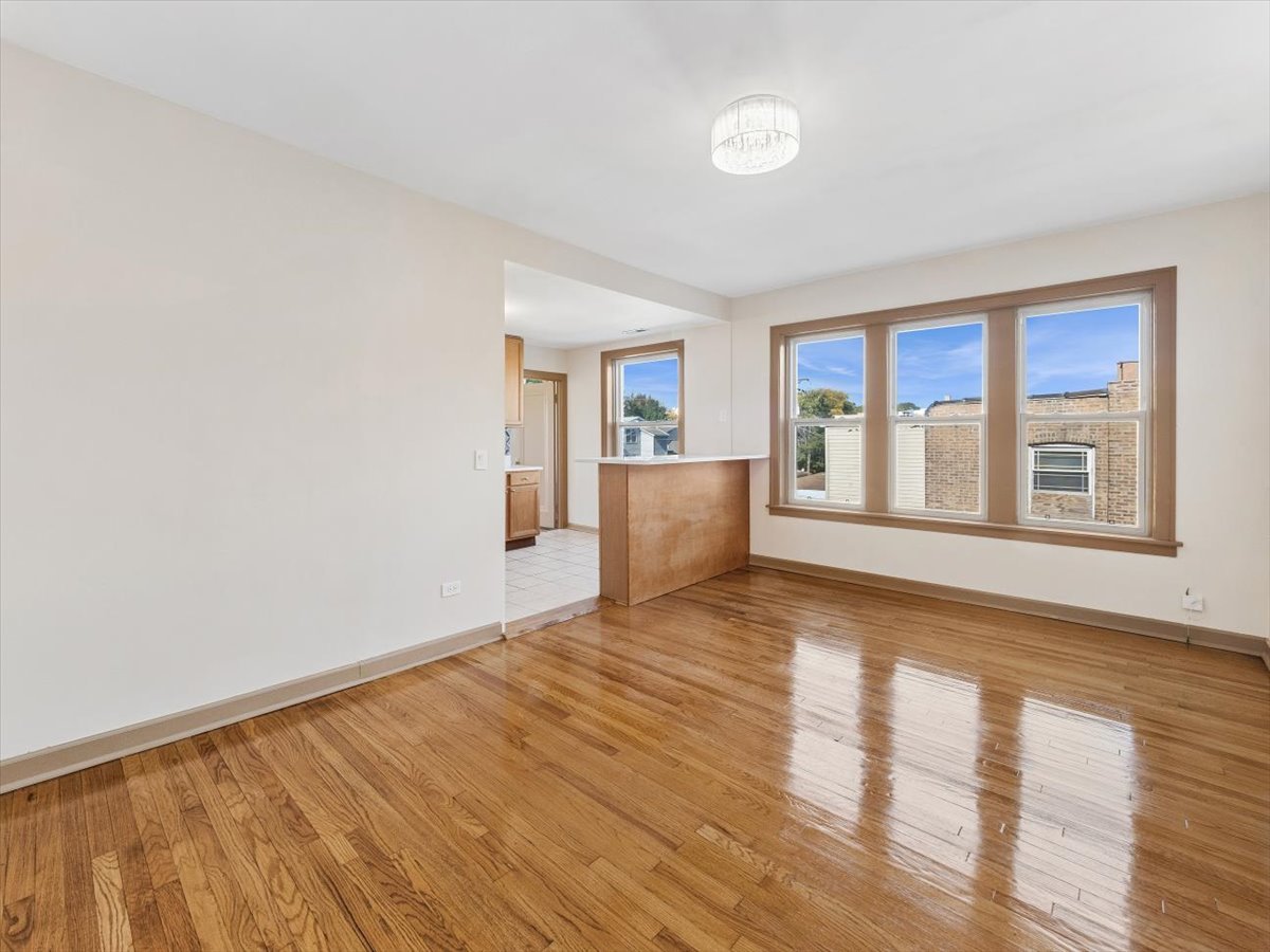 4720 N Springfield Avenue Unit: 2