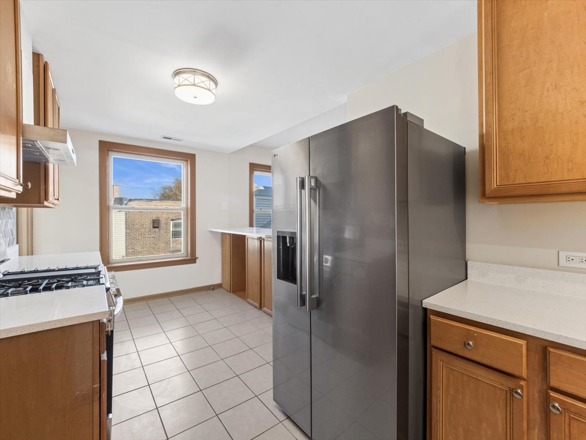 4720 N Springfield Avenue Unit: 2