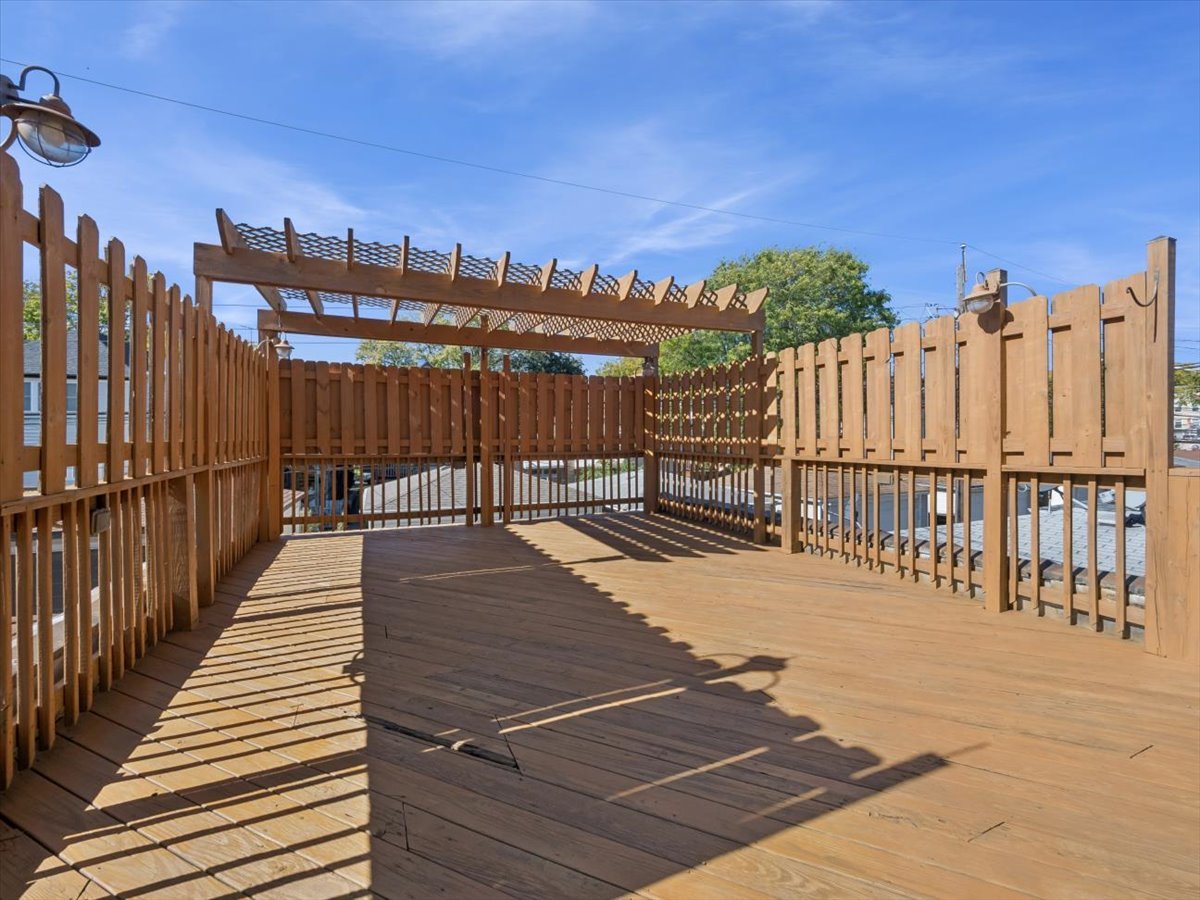 4720 N Springfield Avenue Unit: 2