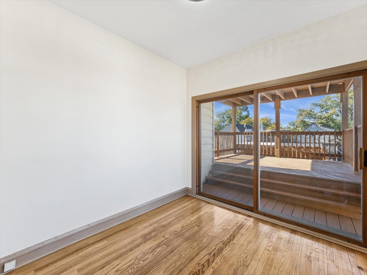 4720 N Springfield Avenue Unit: 2
