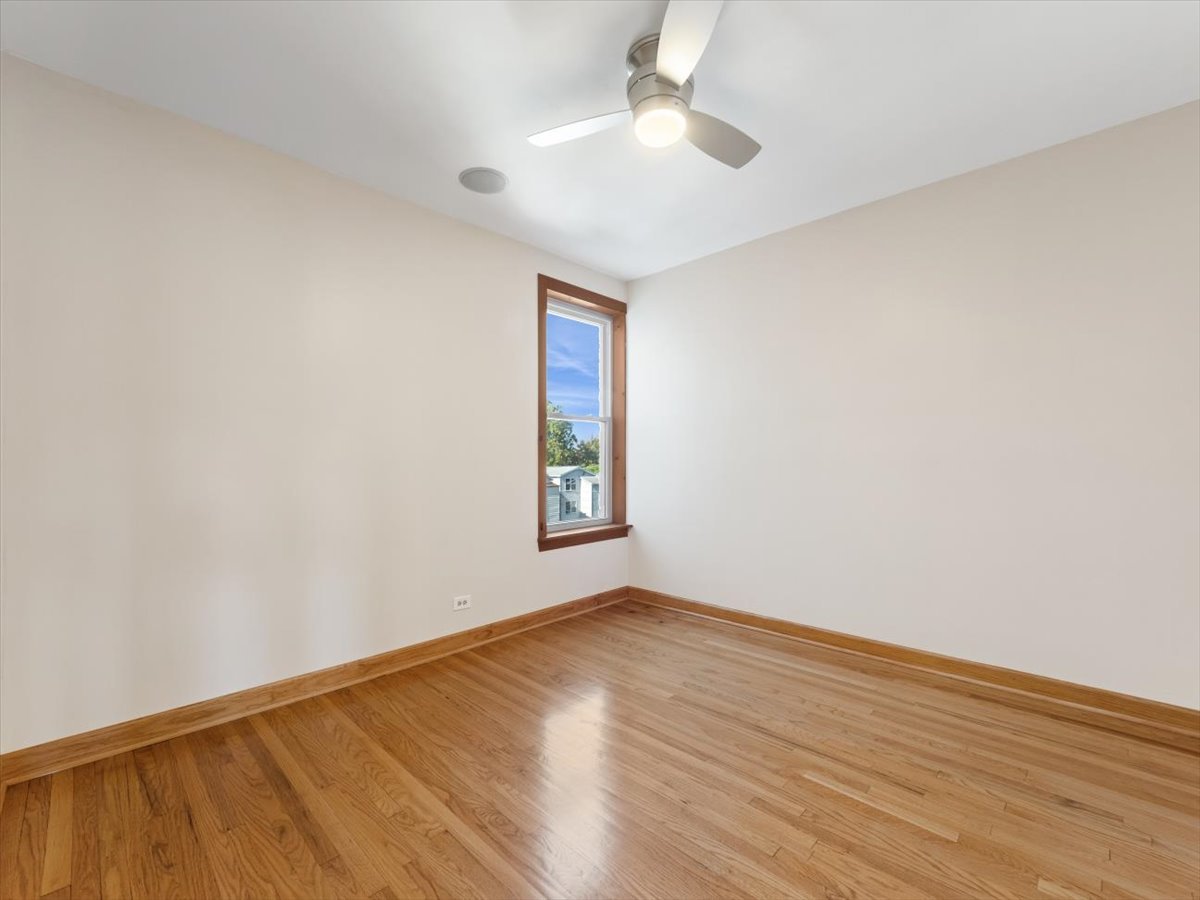 4720 N Springfield Avenue Unit: 3