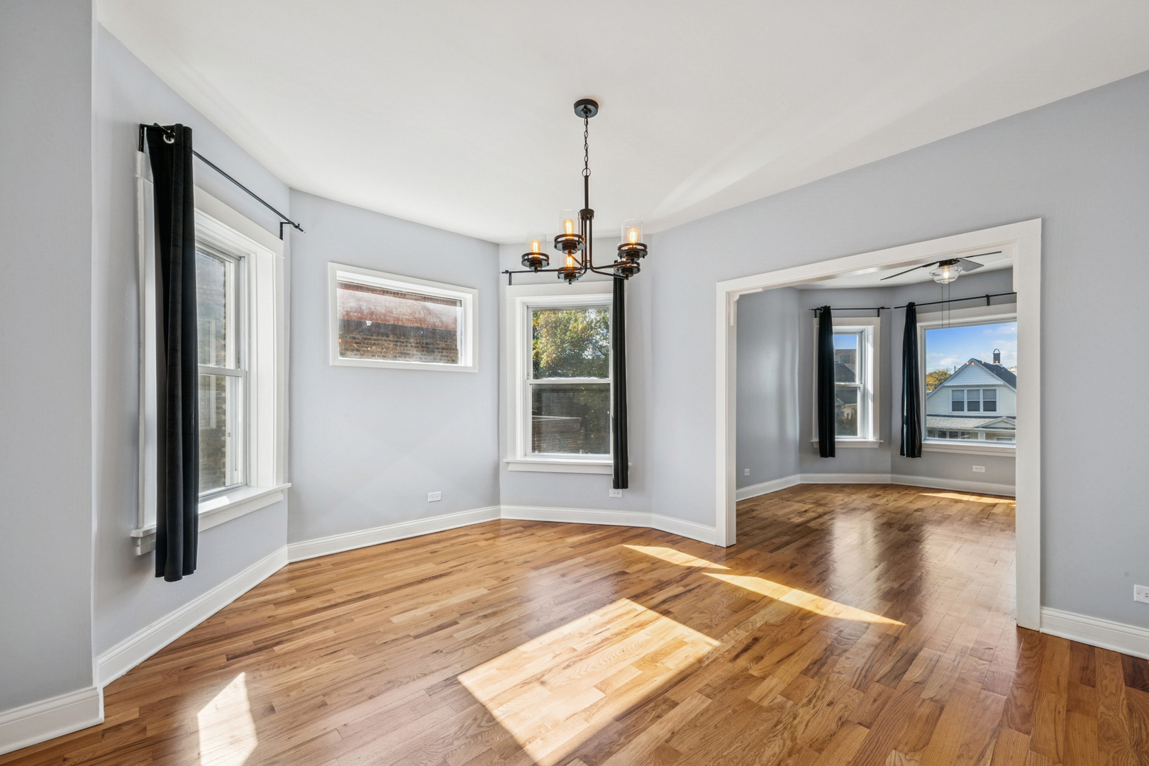 4045 N Monticello Avenue Unit: 2