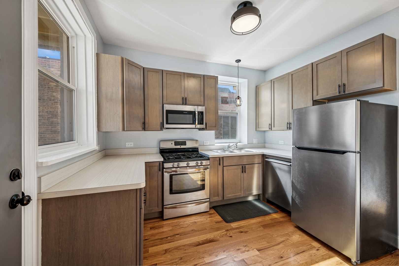 4045 N Monticello Avenue Unit: 2