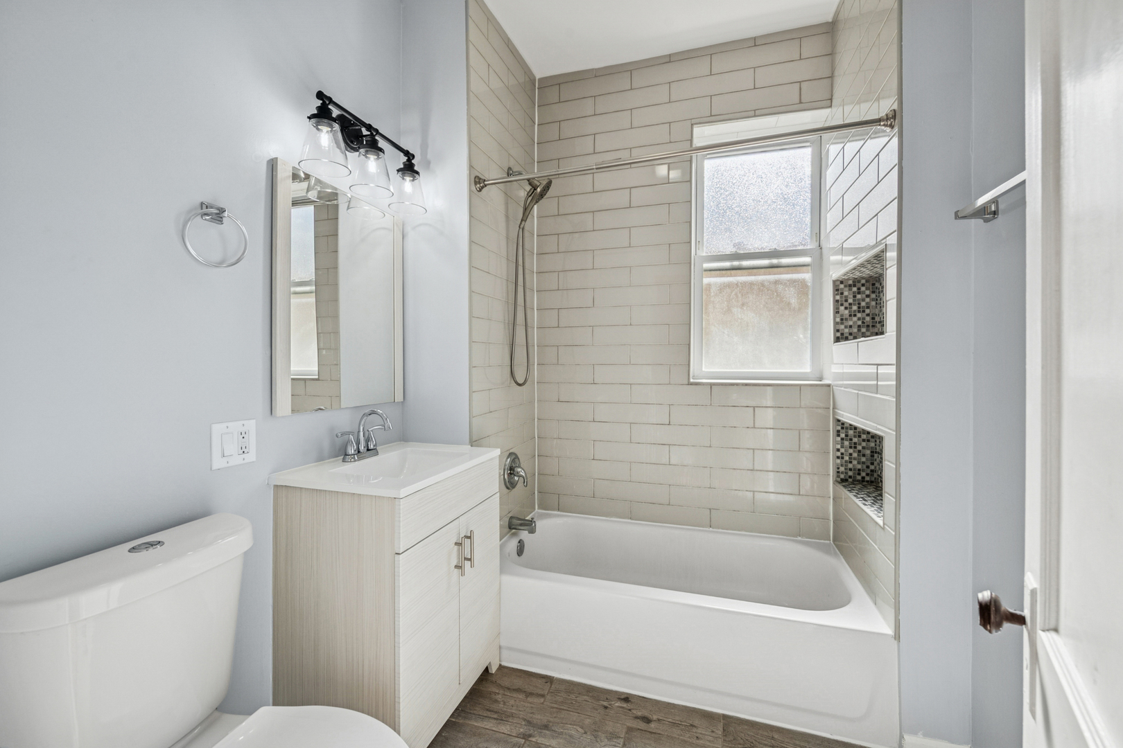 4045 N Monticello Avenue Unit: 2