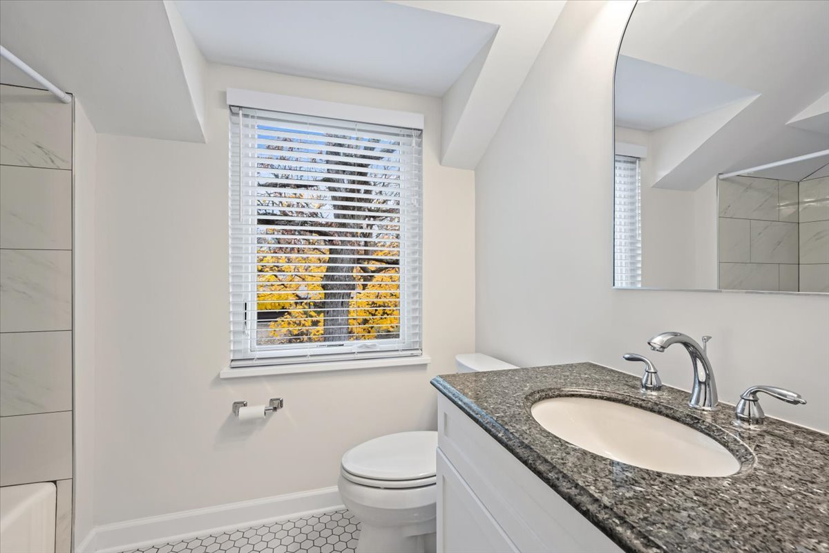 300 Lincolnwood Road