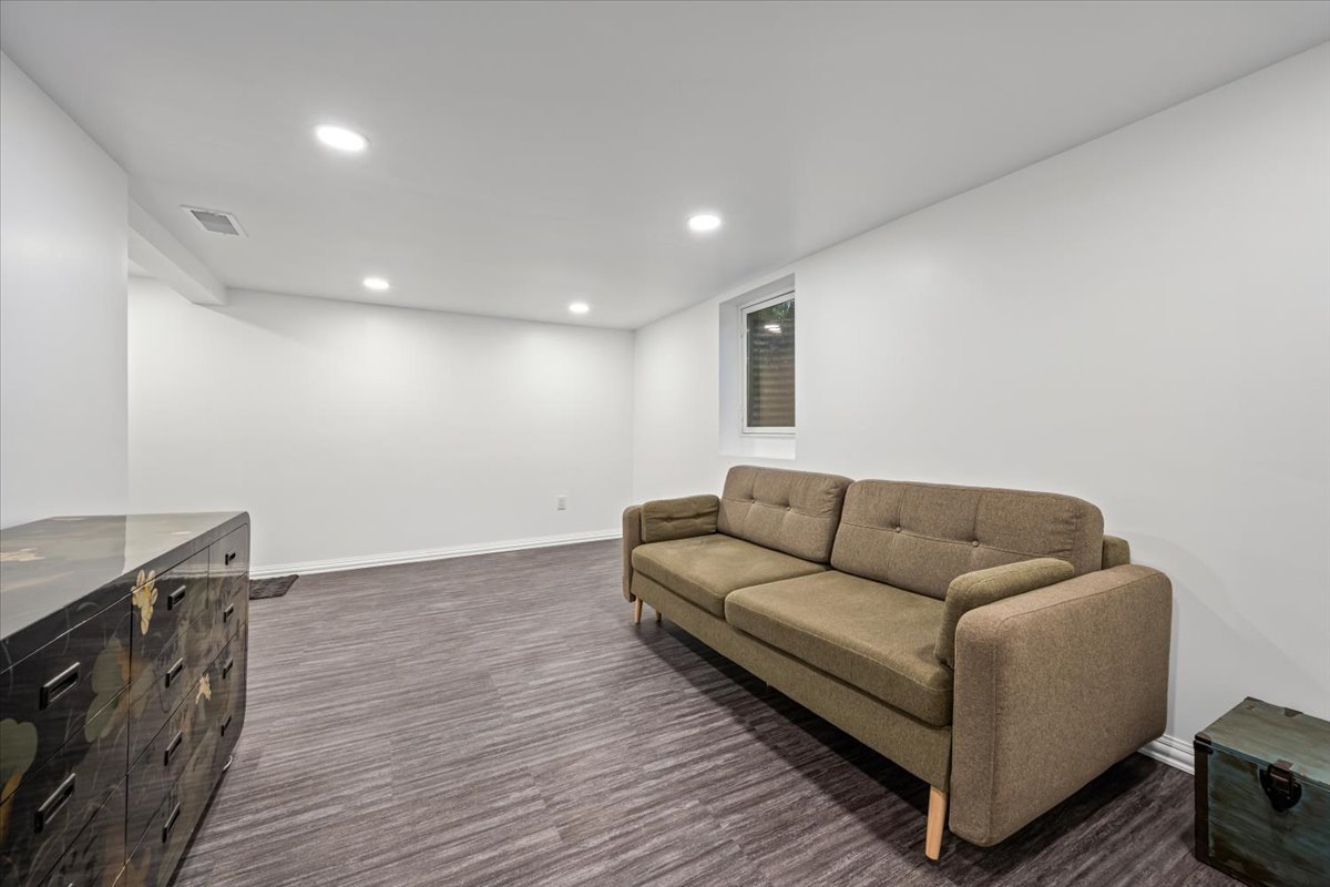 300 Lincolnwood Road