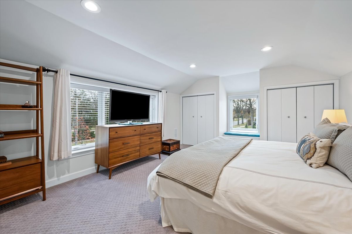 300 Lincolnwood Road