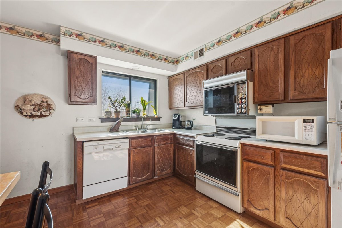 3266 Sanders Road Unit: 6F