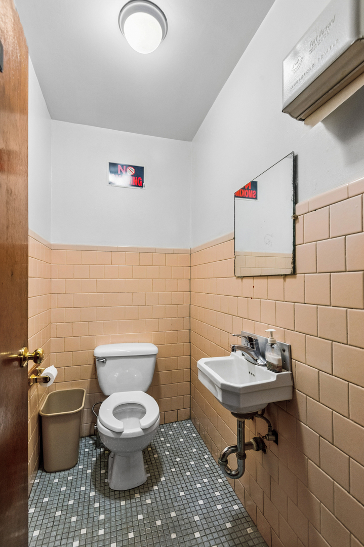 6420 N Western Avenue