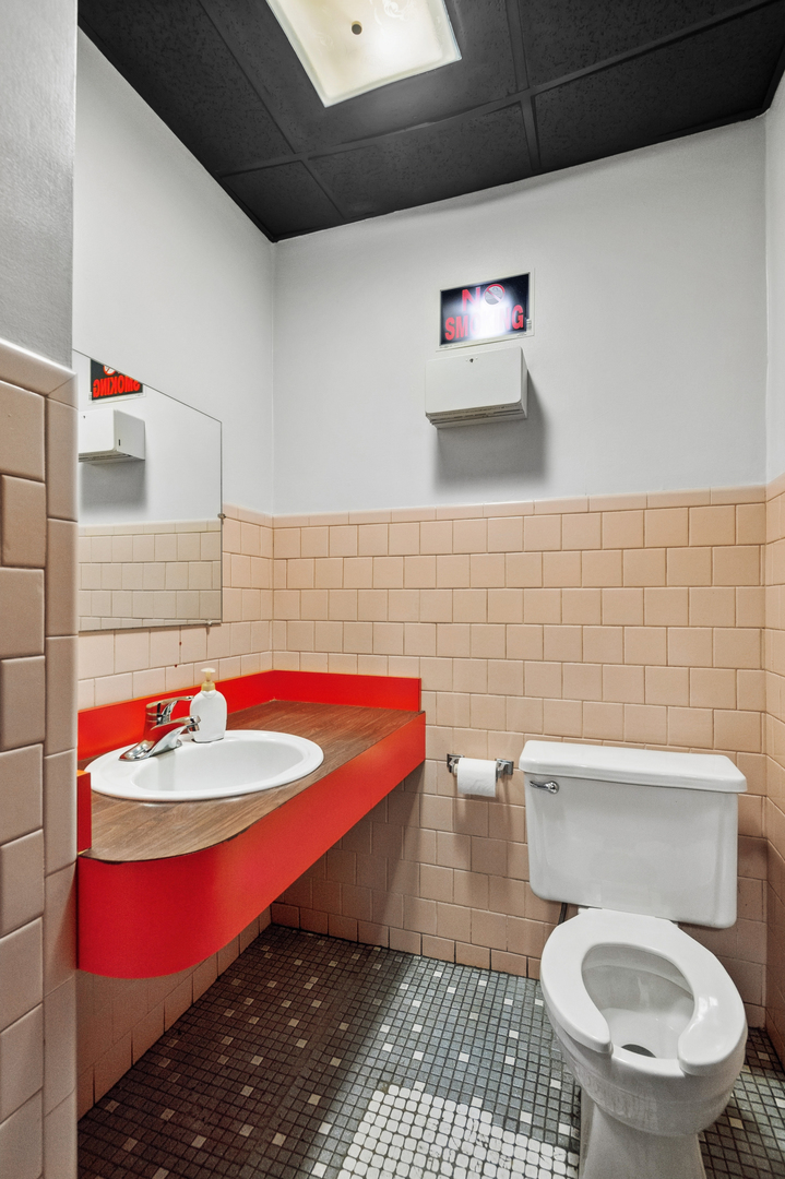 6420 N Western Avenue