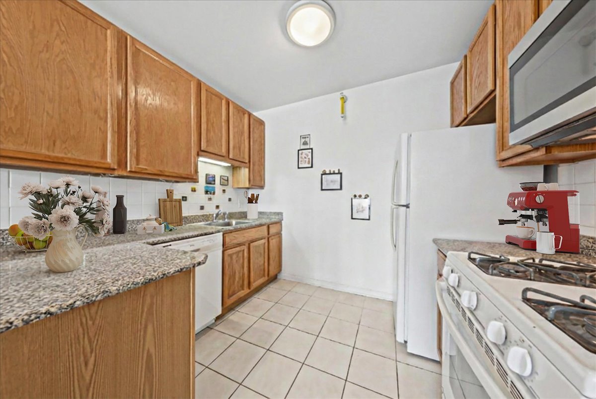 600 N Dearborn Avenue Unit: 805