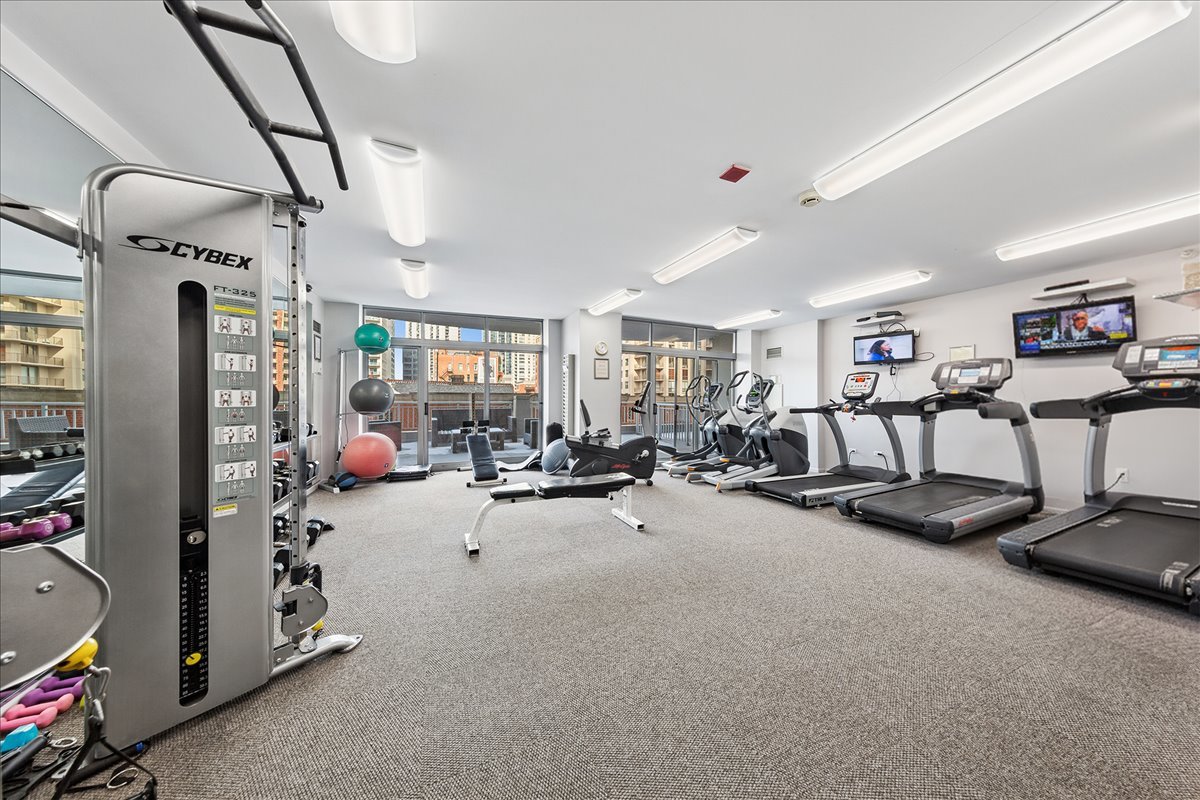 600 N Dearborn Avenue Unit: 805