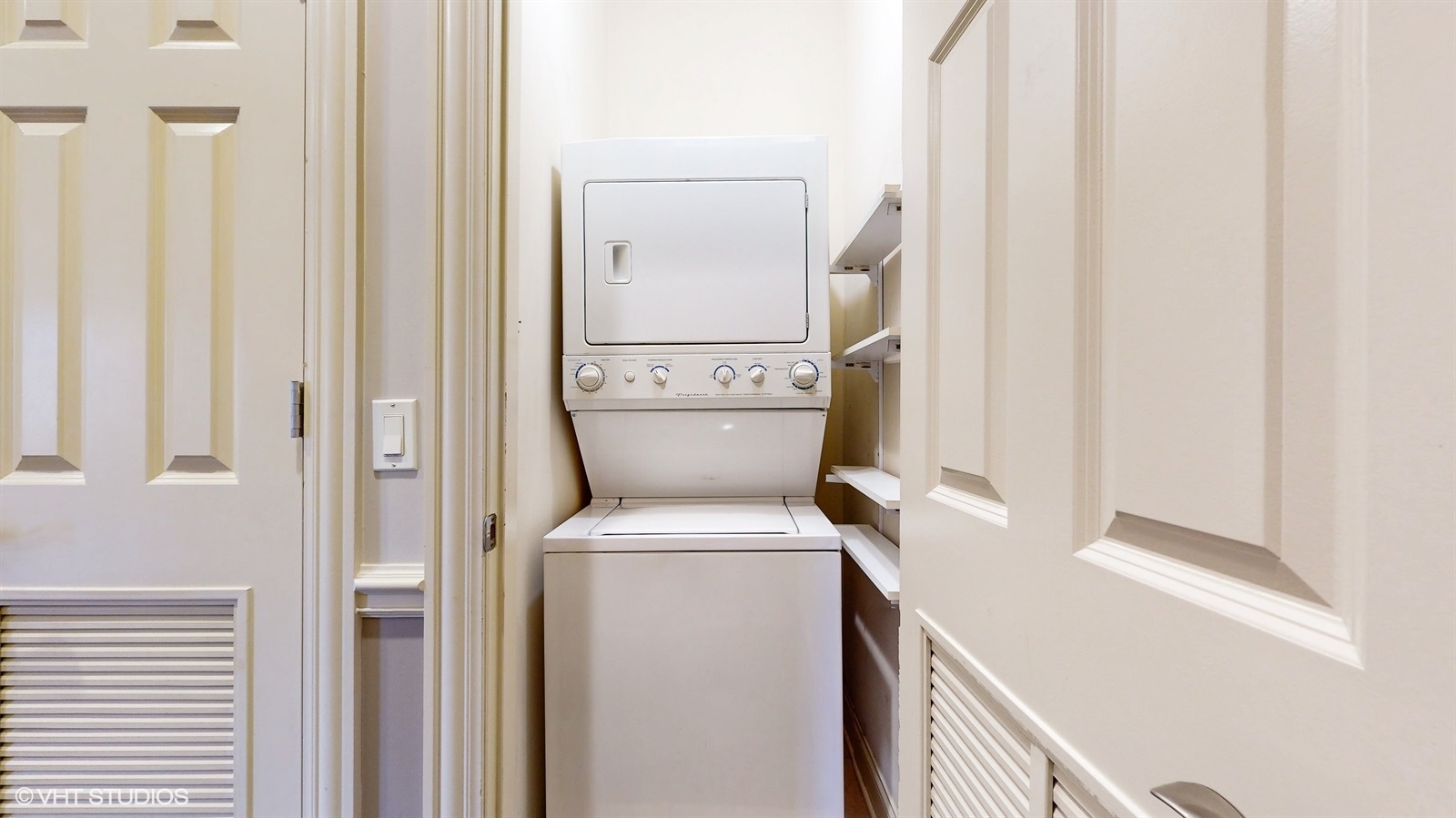 1890 N Milwaukee Avenue Unit: 3C