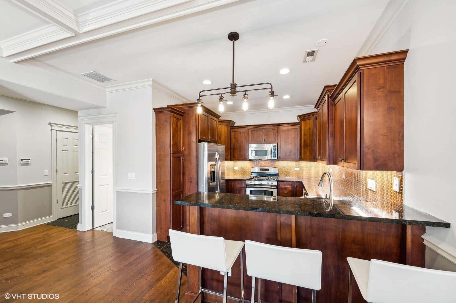 1890 N Milwaukee Avenue Unit: 3C