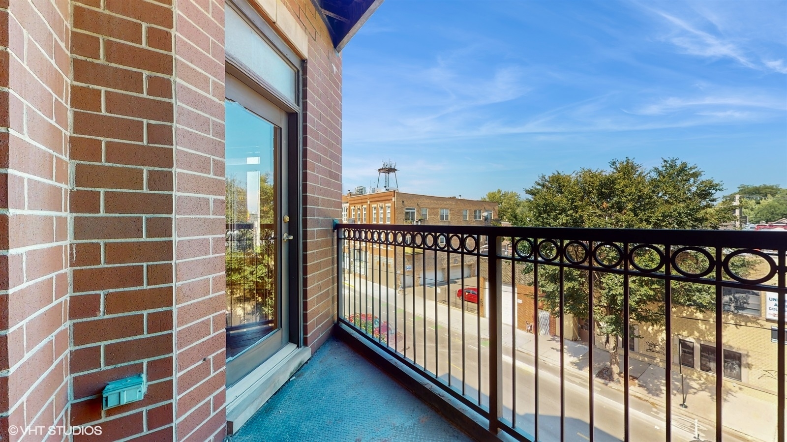 1890 N Milwaukee Avenue Unit: 3C