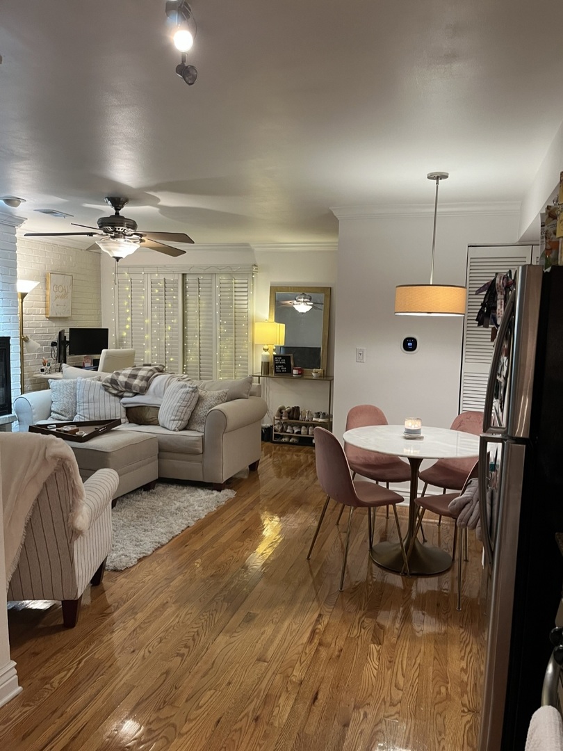 643 W Barry Avenue Unit: 1A