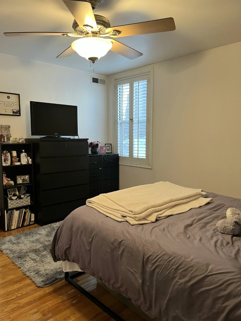 643 W Barry Avenue Unit: 1A