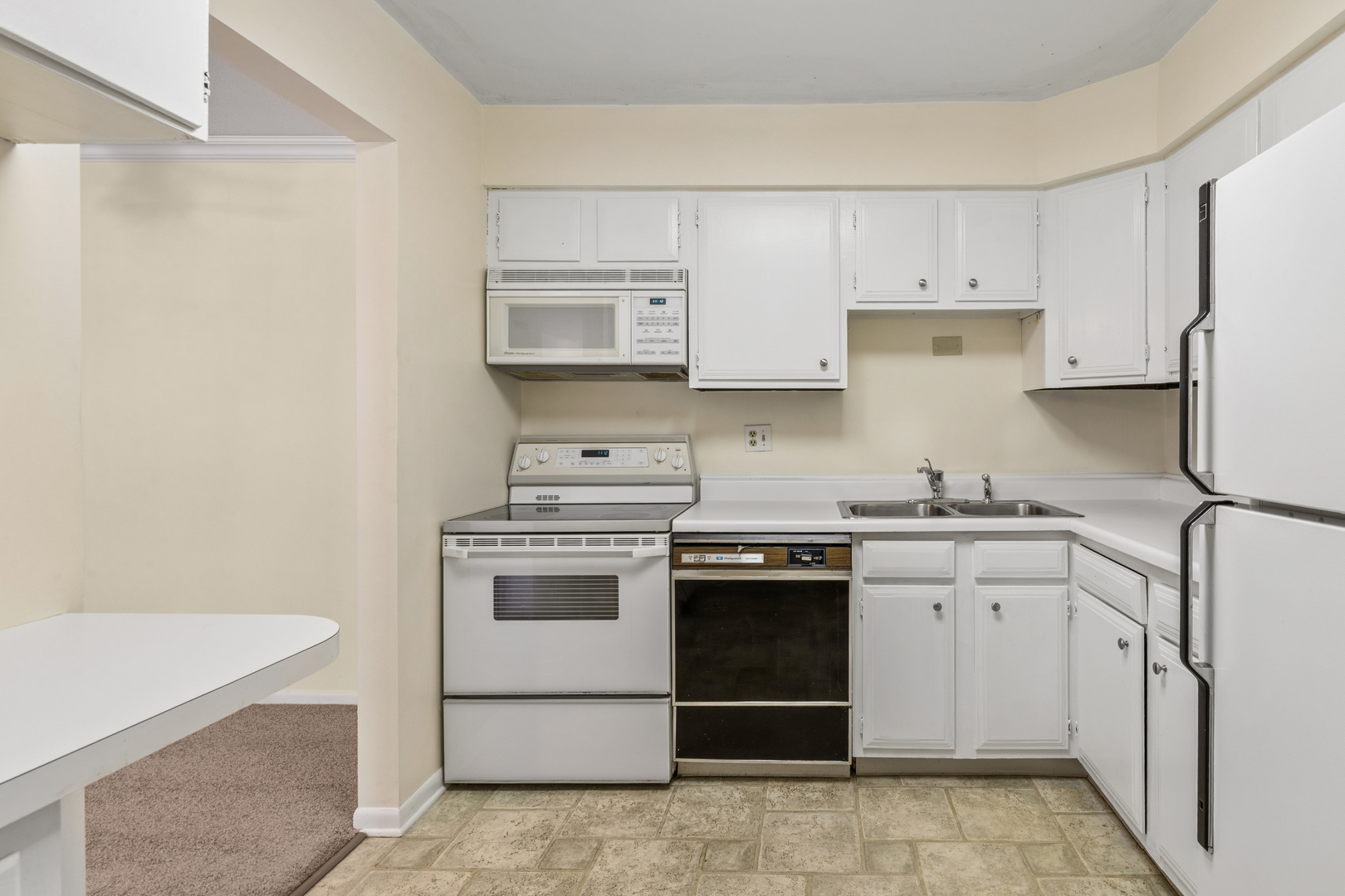 925 Spring Hill Drive Unit: 102