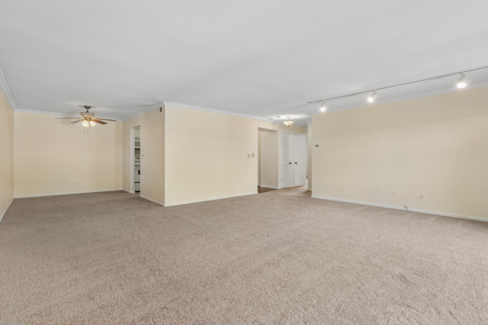 925 Spring Hill Drive Unit: 102