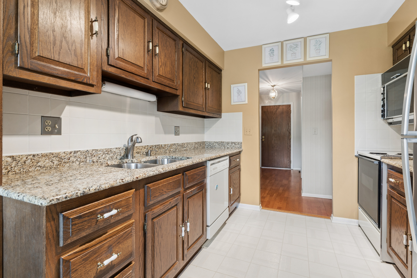 8100 W Foster Lane Unit: 311