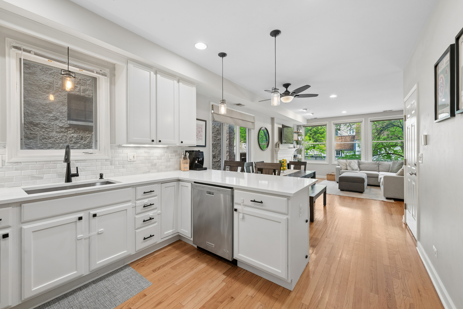 3336 N Damen Avenue Unit: 2