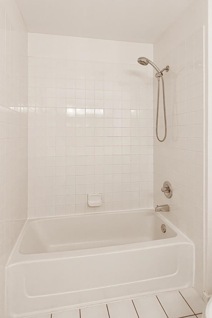 402 Kelburn Road Unit: 126