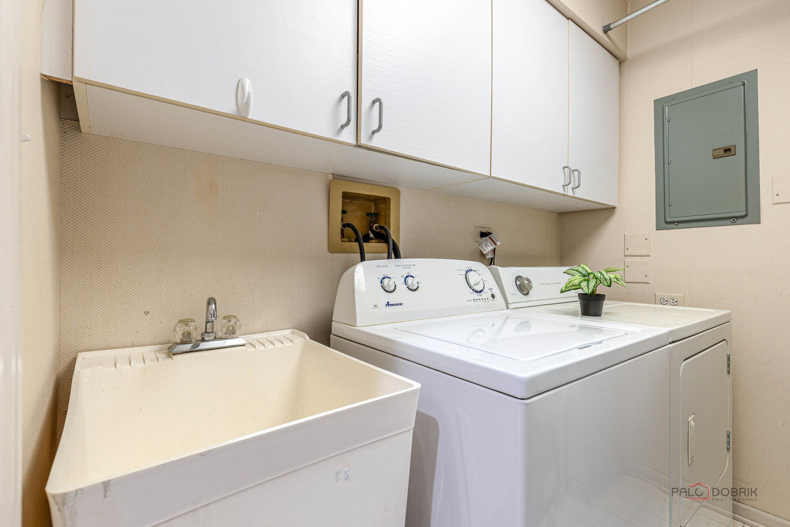 930 Ivy Lane Unit: D