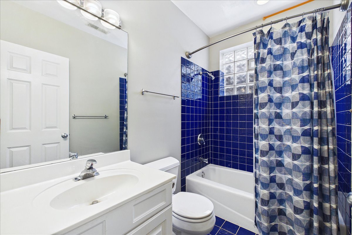 4315 N Richmond Street Unit: 1N