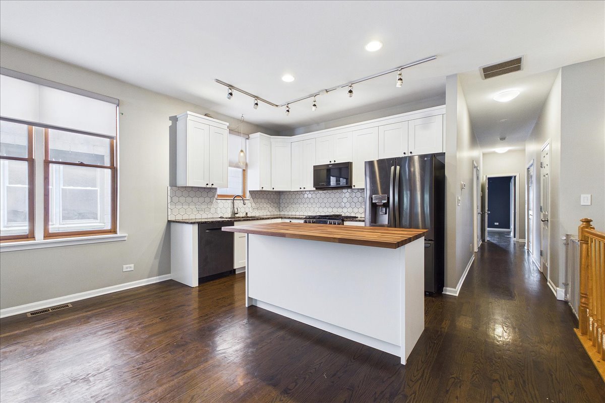 4315 N Richmond Street Unit: 1N