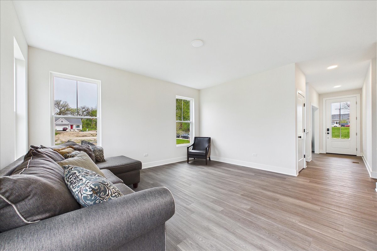 22043 W Casa Bella View