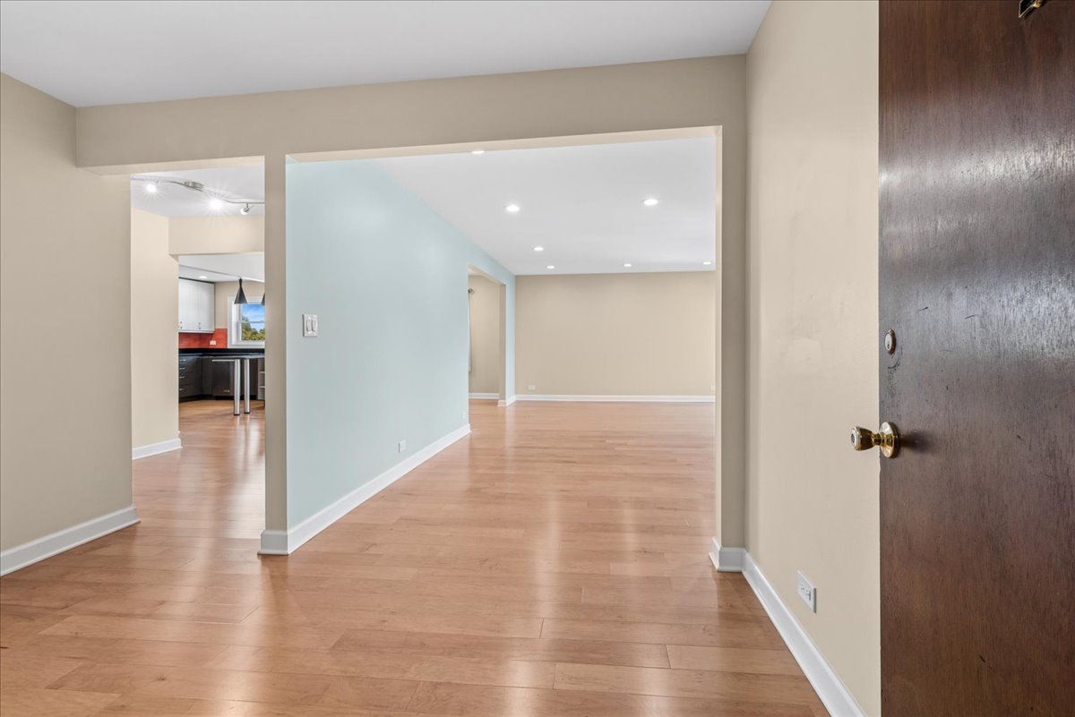 930 Hinman Avenue Unit: 504