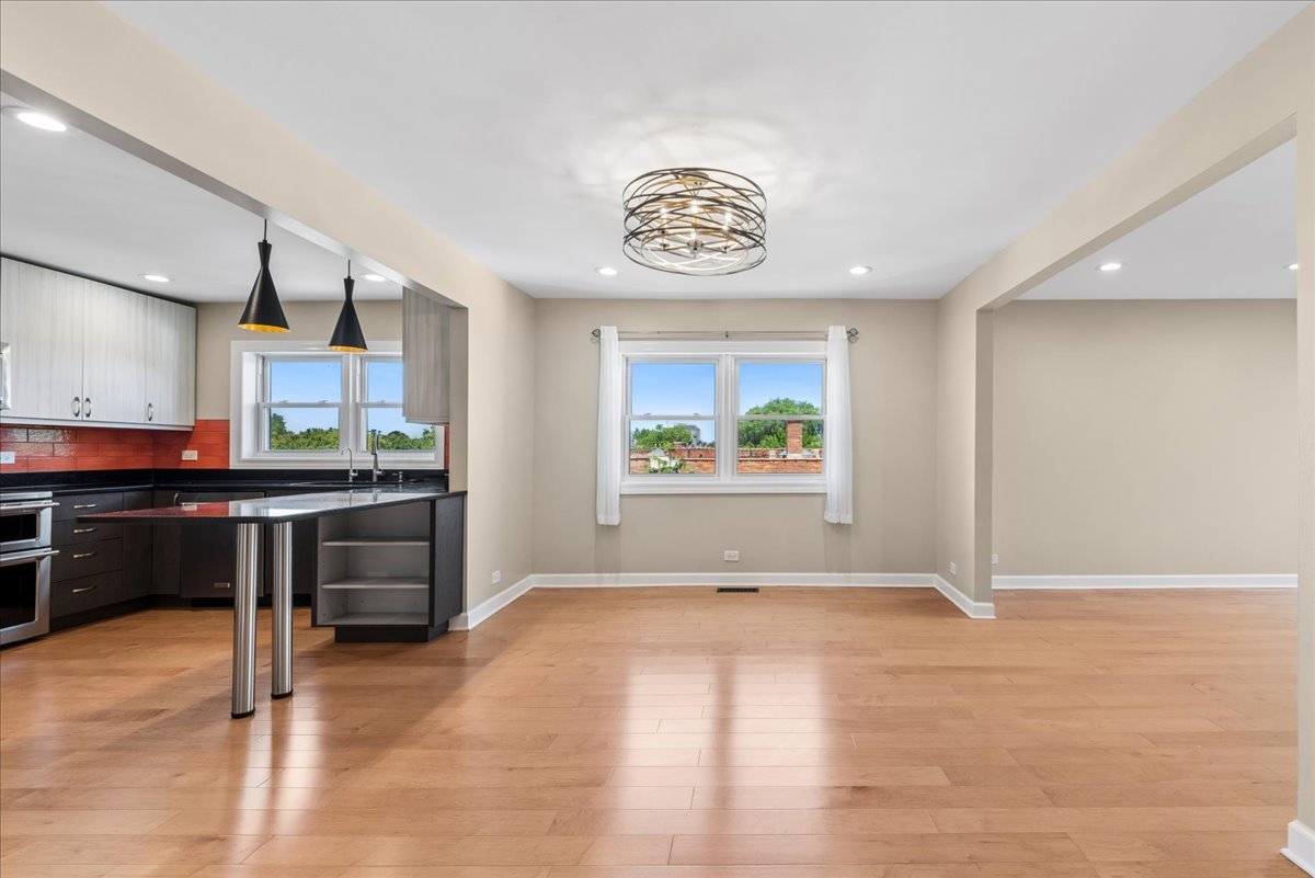 930 Hinman Avenue Unit: 504
