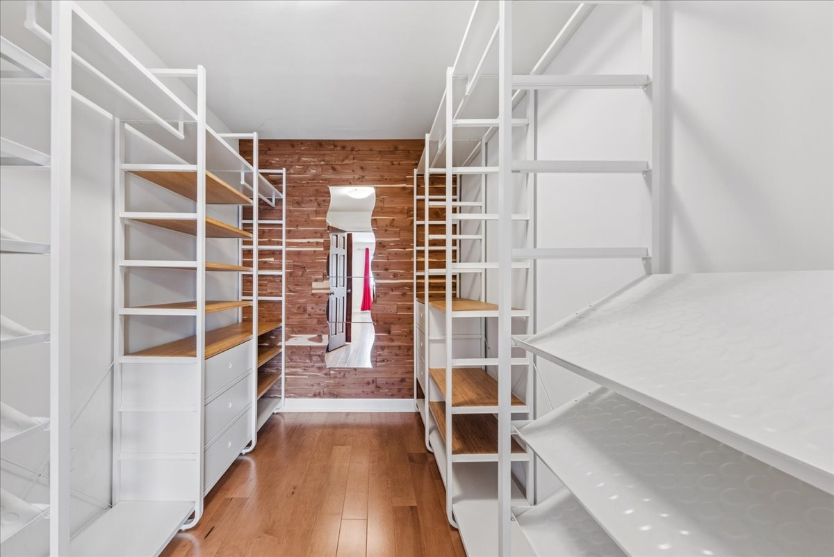 930 Hinman Avenue Unit: 504
