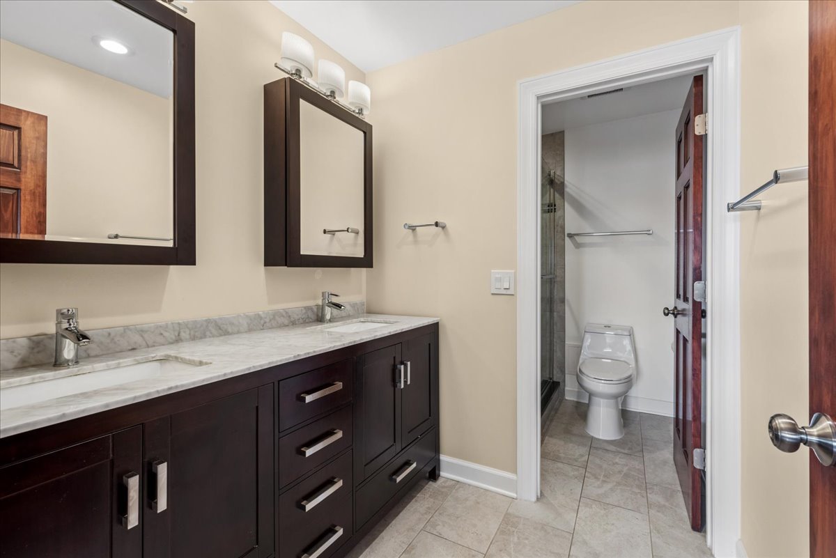 930 Hinman Avenue Unit: 504
