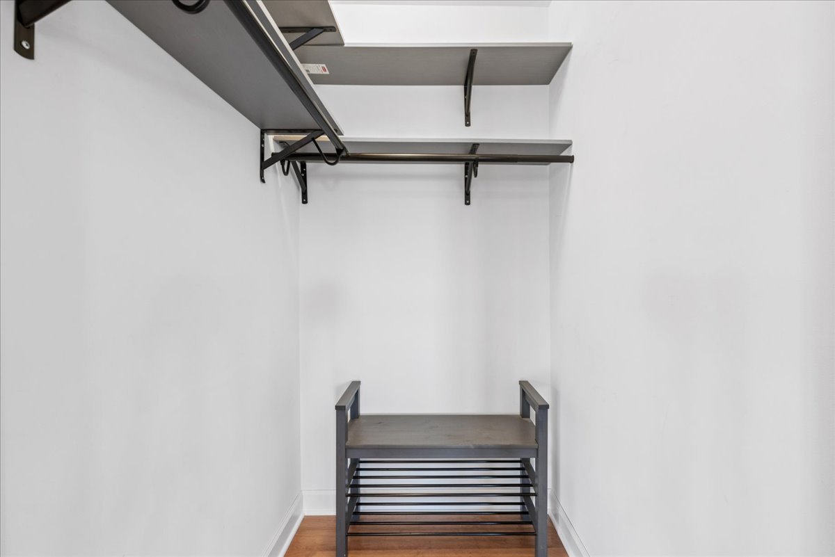 930 Hinman Avenue Unit: 504