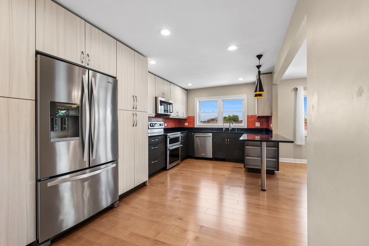 930 Hinman Avenue Unit: 504