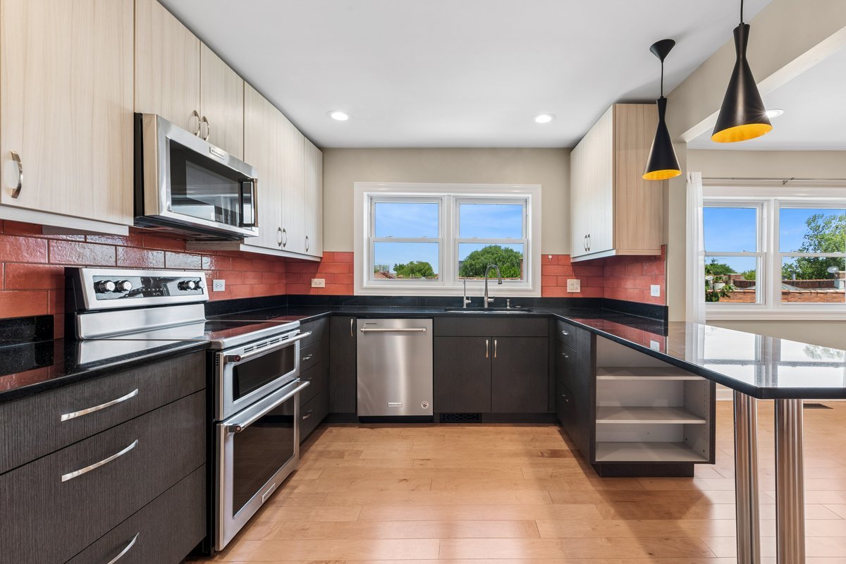 930 Hinman Avenue Unit: 504