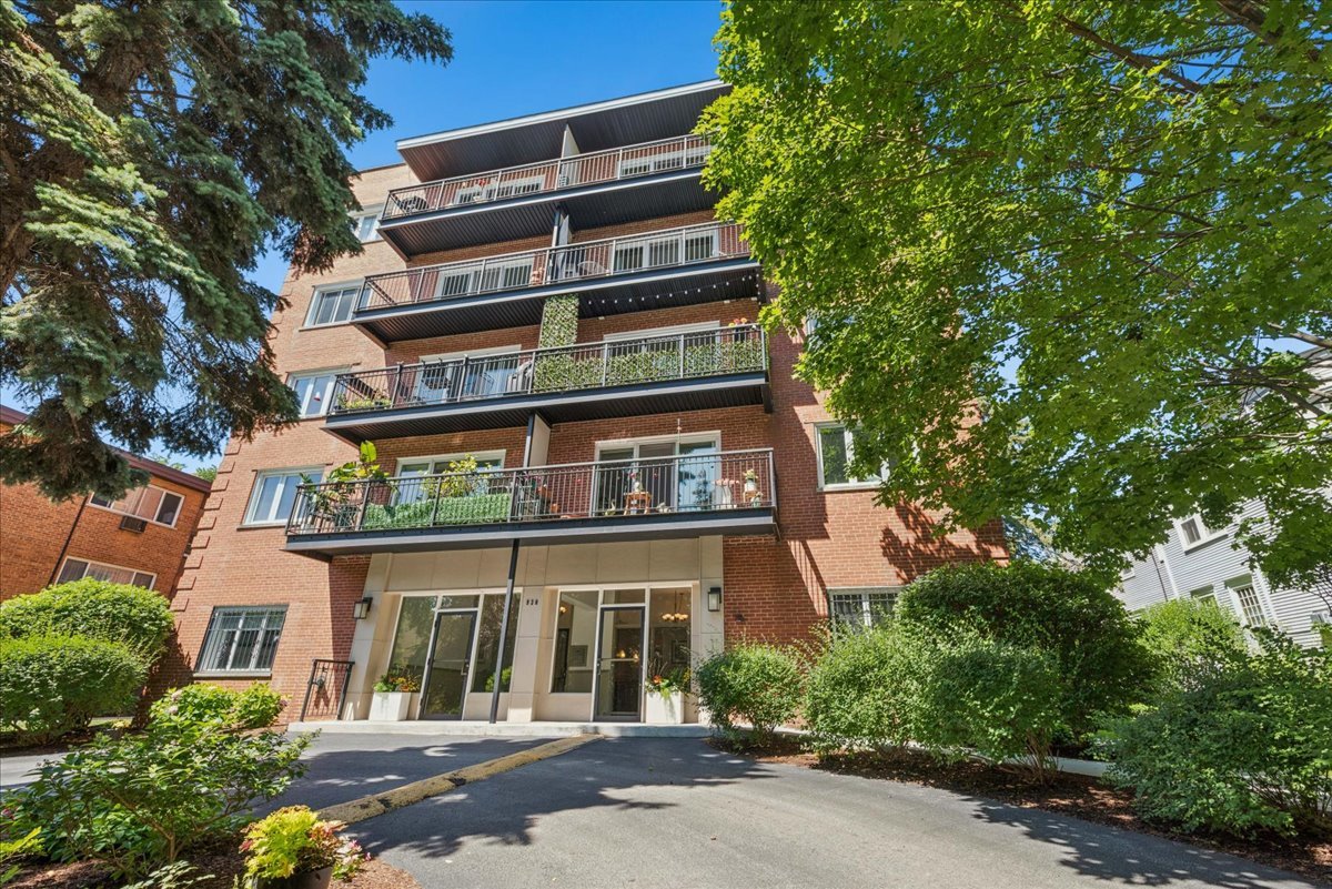 930 Hinman Avenue Unit: 504