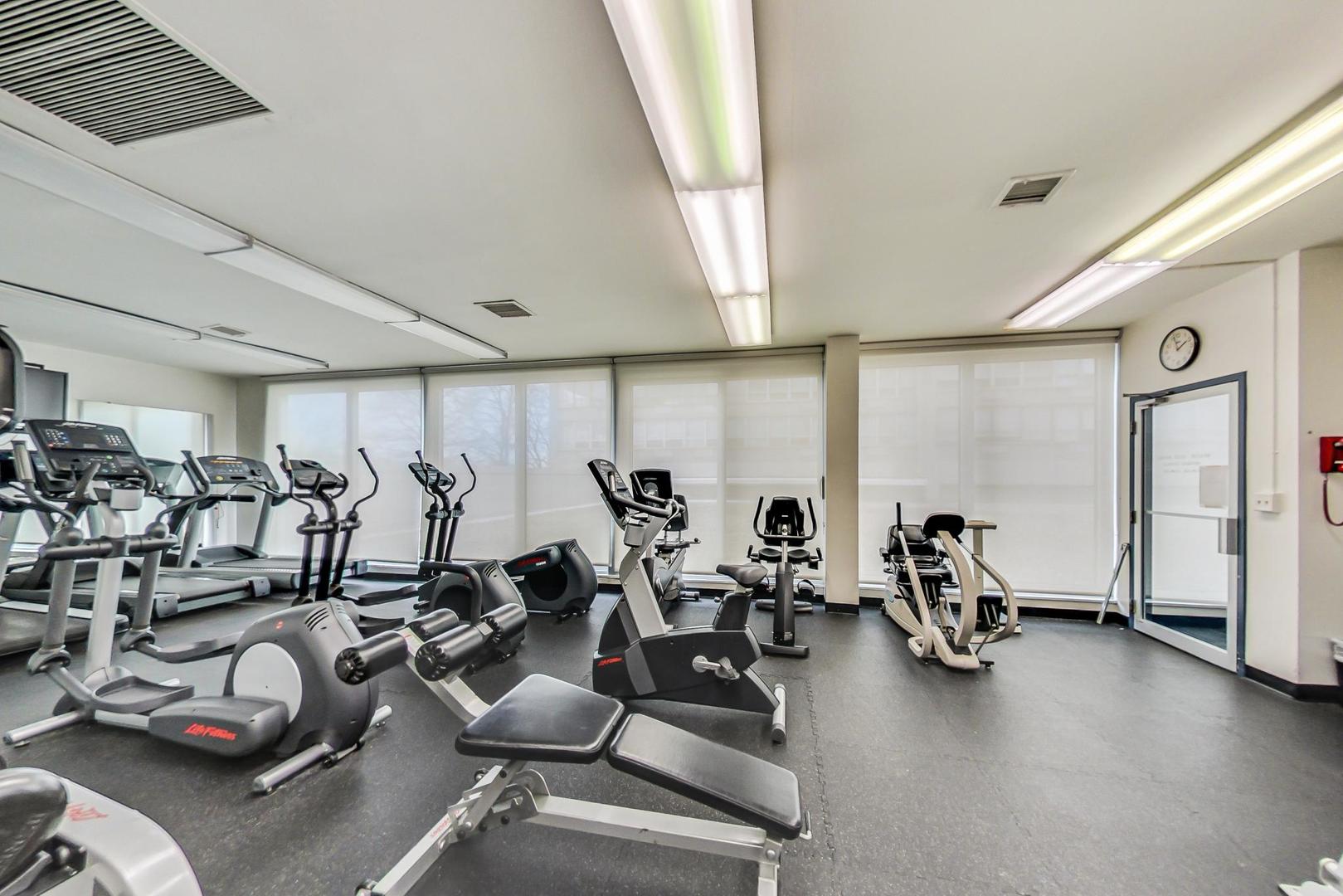 4800 S CHICAGO BEACH Drive Unit: 912S