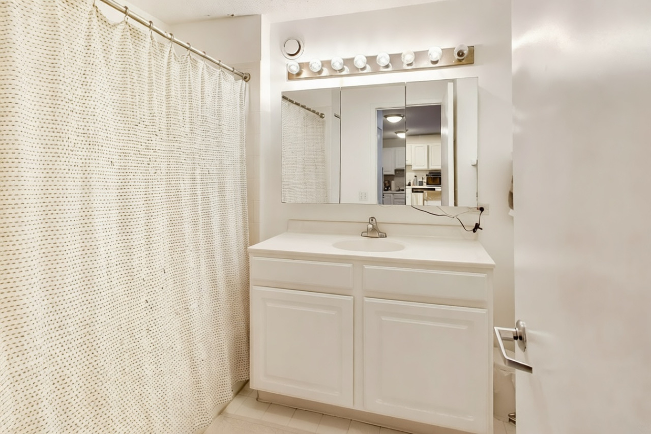 545 N Dearborn Street Unit: 1903