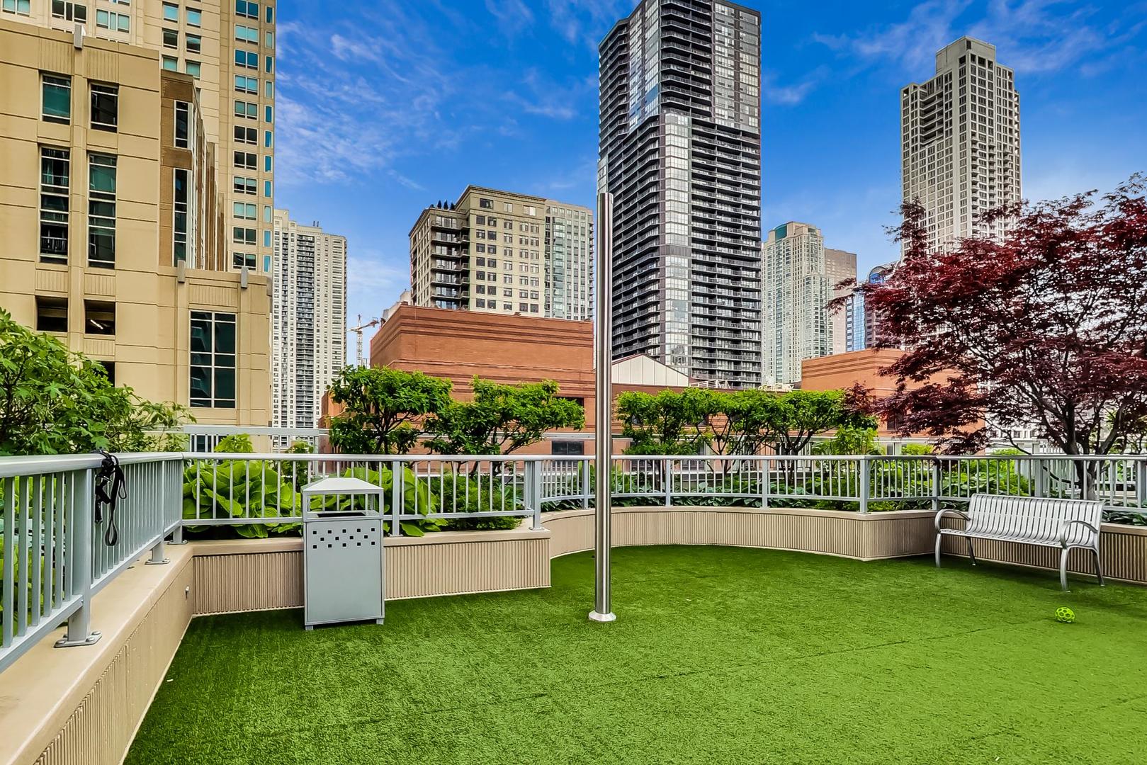 545 N Dearborn Street Unit: 1903