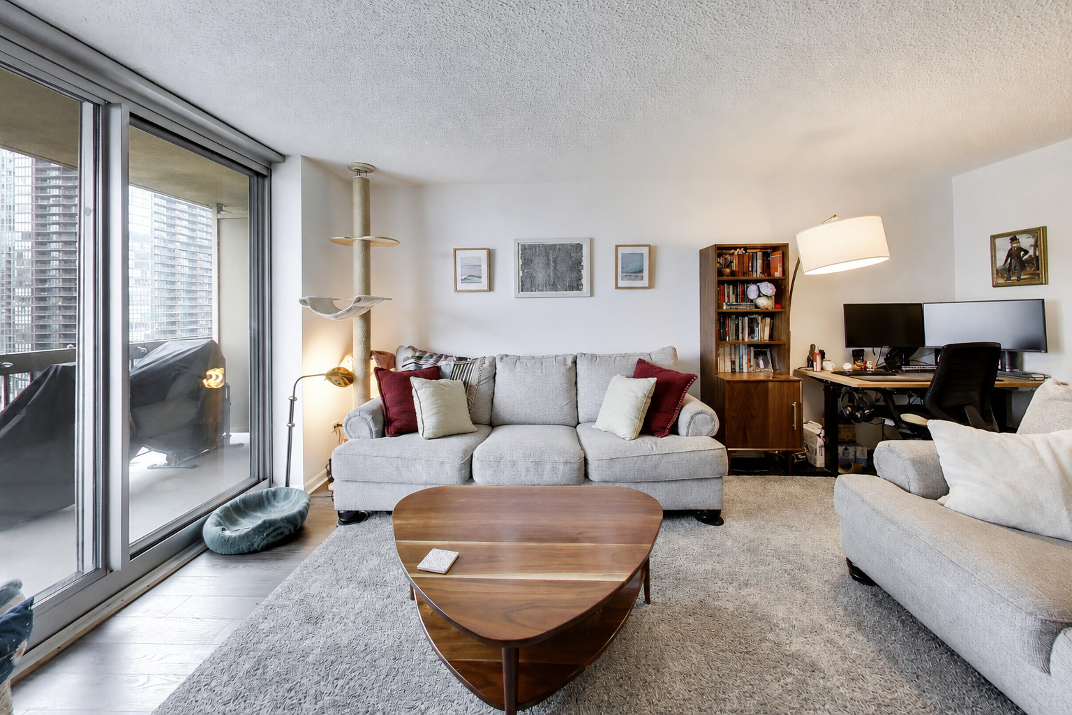 545 N Dearborn Street Unit: 1903