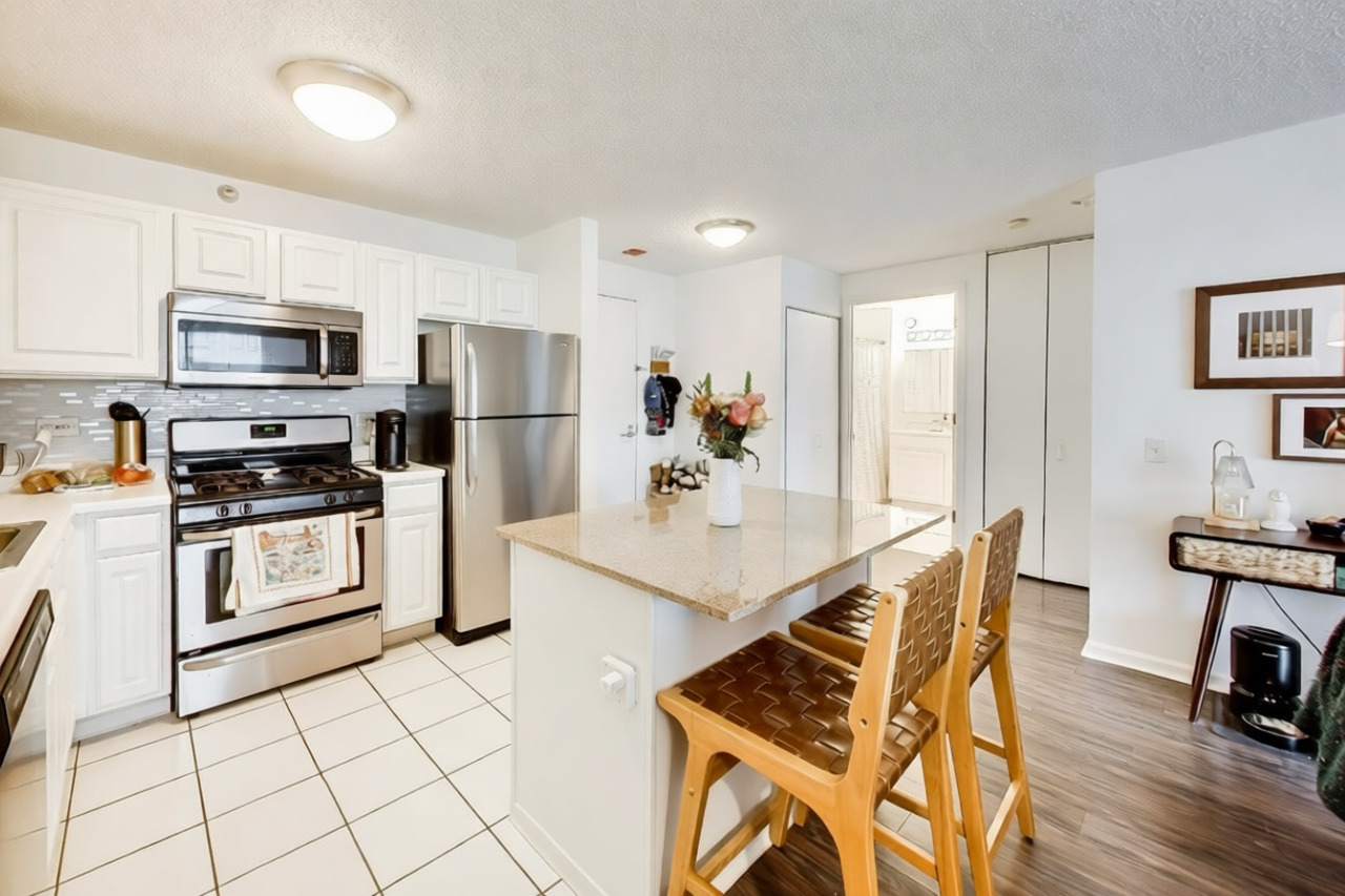 545 N Dearborn Street Unit: 1903